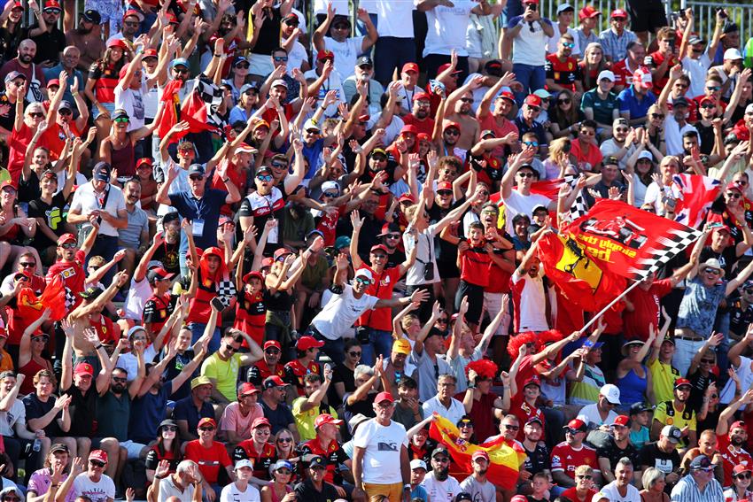 Ferrari F1 race fans